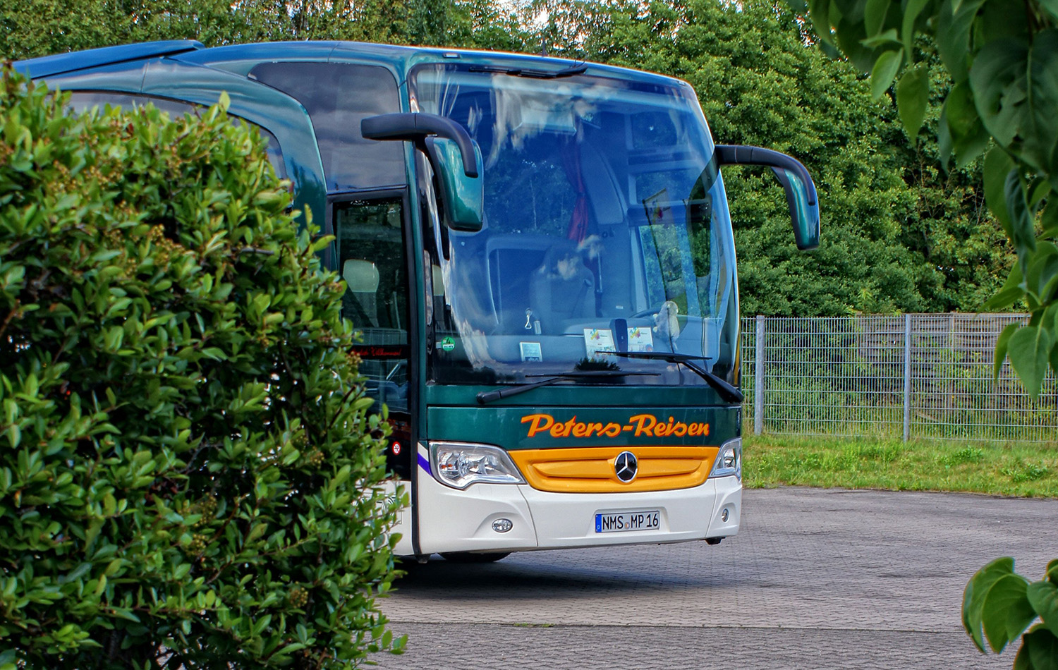 Grün Reisen: Nachhaltige Busreisen durch Europa 3 Peters-Reisen Reisebus für Nachhaltigen Tourismus