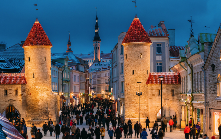 Tallinn in Estland: Winteransicht des Viru-Tors