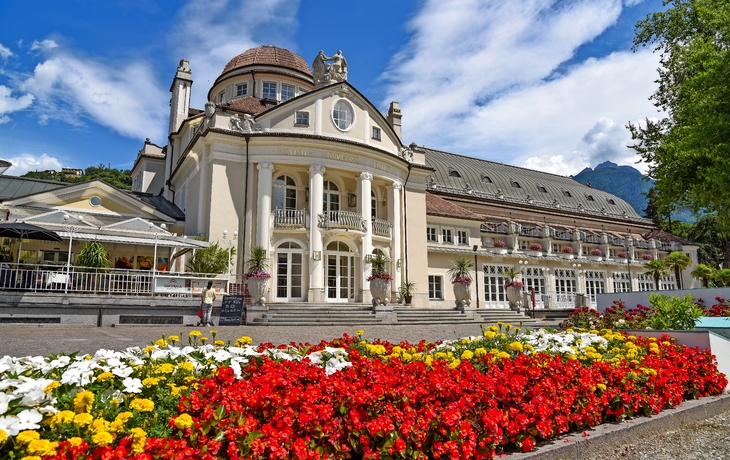 Kurhaus und Promenade in Meran