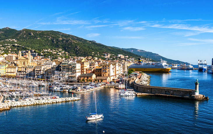 Altstadt und Hafen von Bastia