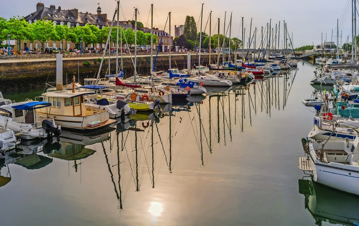 Bretagne Lorient Quai DES Indes mit Sonne des frühen Morgens - Bretagne Lorient Quai DES Indes mit Morgensonne