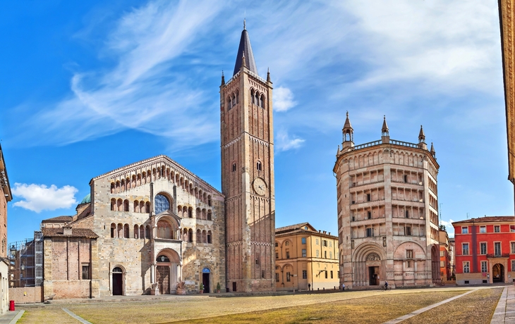 Kathedrale von Parma auf dem Piazza del Duomo in Italien