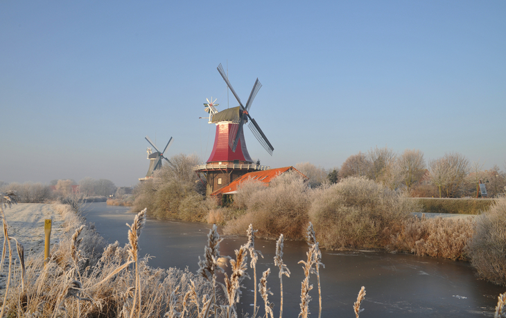 Greetsieler Zwillingsmühlen im Winter