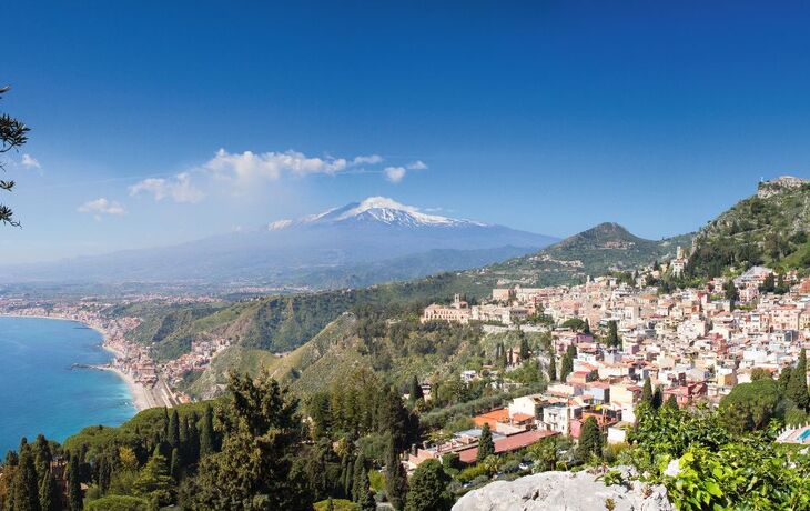 Panorama von Taormina mit dem Ätna