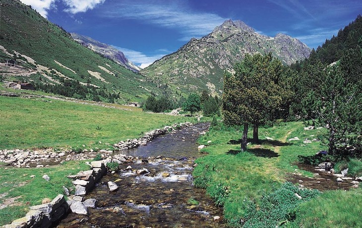 Pyrenäen, Zwergstaat