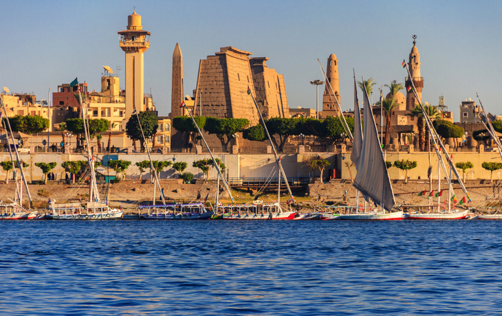 der Luxor-Tempel am Ostufer des Nils in Luxor, Ägypten