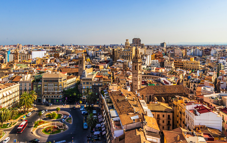 Blick über das historische Valencia, Plaza de la Reina und die Kirche Santa Catalina